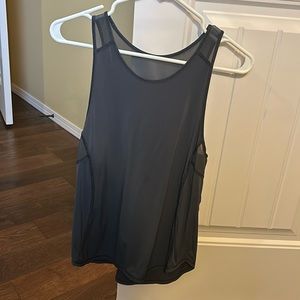 Lululemon tank top size 4